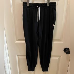 Vuori Black Joggers!